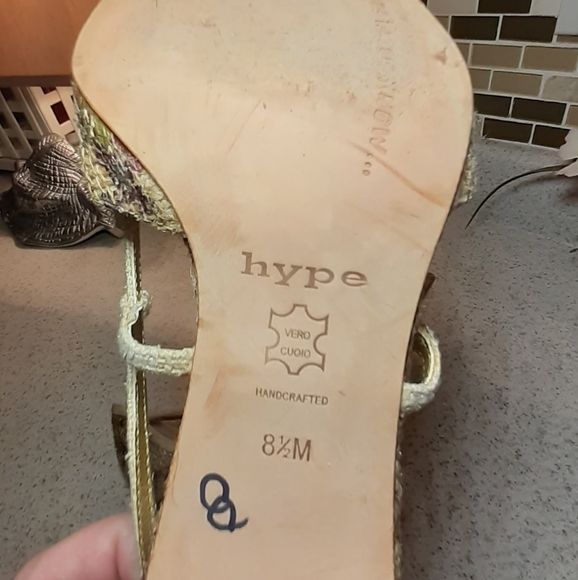 Hype hand made kitten heel size 8 1/2 - Picture 6 of 7